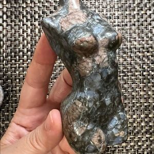 Que Sera Lady Body Carving